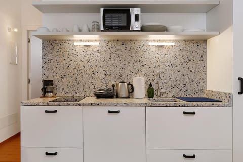 Kitchen or kitchenette, Living room