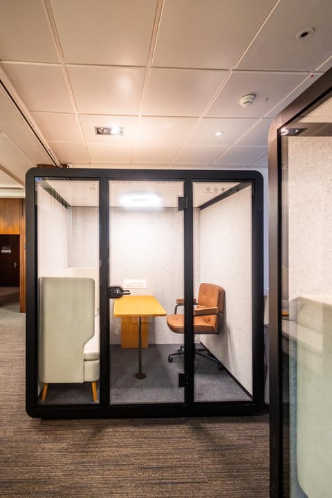 Meeting/conference room