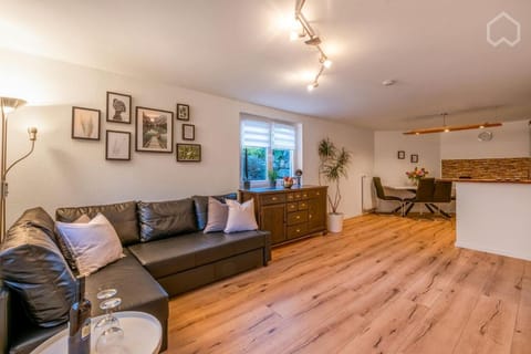Living room, Photo of the whole room, Seating area