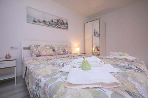 The Sun loves You - right beside the Park! Apartment in Blagoevgrad Province