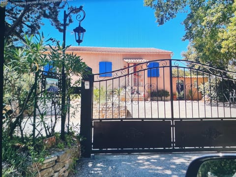 L'Abrialys Bed and Breakfast in Lorgues