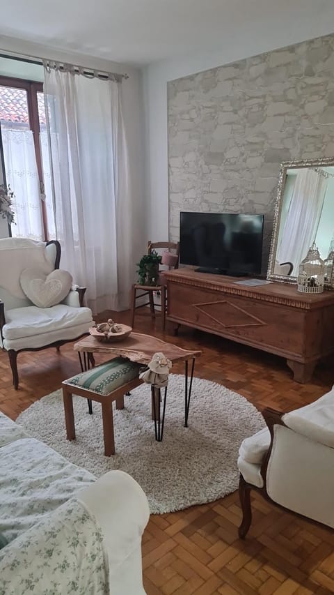 Mezzaterra 10 tourits accomodation Apartment in Feltre