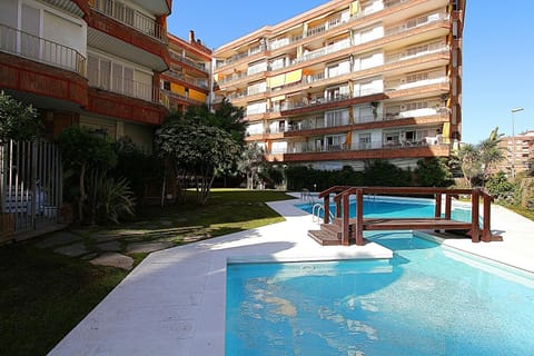 Property building, Swimming pool, Swimming pool