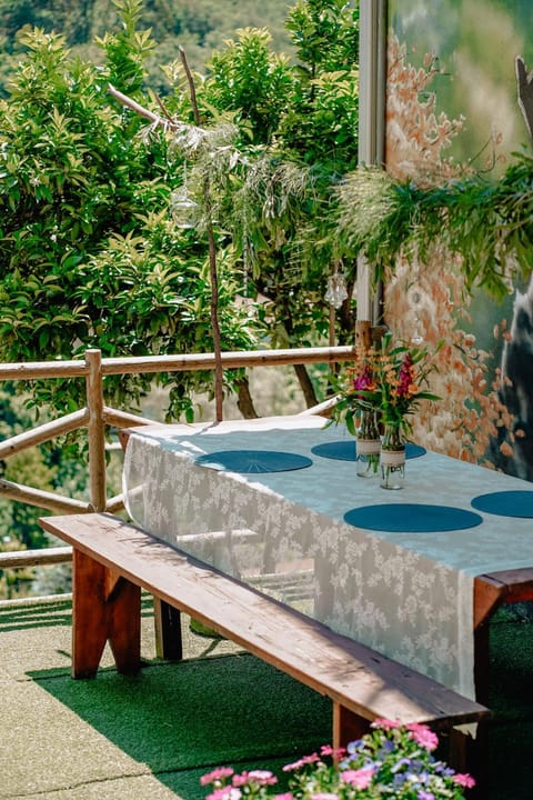 Garden, Dining area