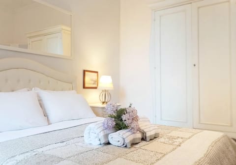Bed, Decorative detail
