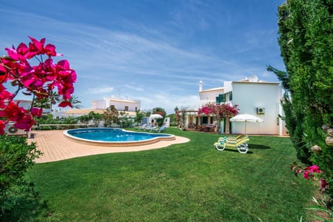 Property building, Pool view, Swimming pool