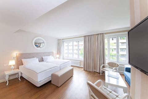 Photo of the whole room, On site