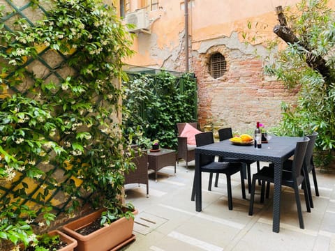 Inner courtyard view