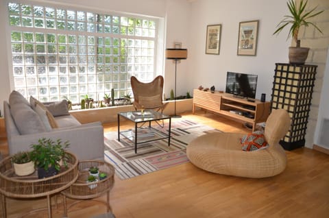 Property building, Lounge or bar