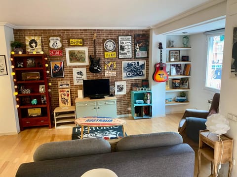 TV and multimedia, Seating area, Evening entertainment