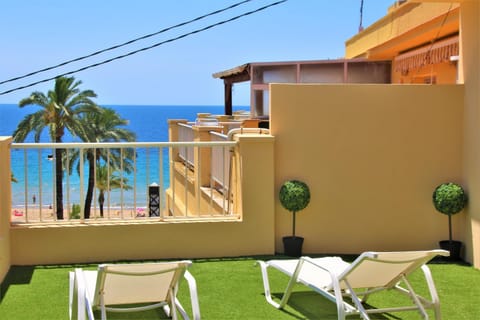 Day, Summer, Solarium, Coffee/tea facilities, View (from property/room), Balcony/Terrace, Other, Decorative detail, On site, City view, Sea view, Quiet street view