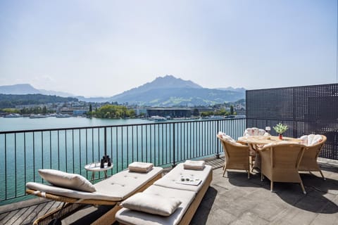 Balcony/Terrace, Lake view, Mountain view