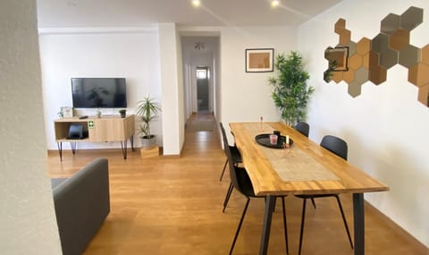 TV and multimedia, Living room, Dining area