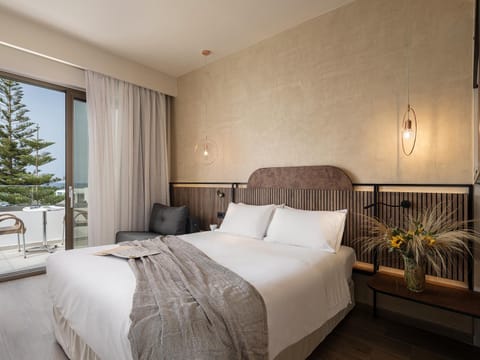 Bed, View (from property/room), Photo of the whole room, Bedroom