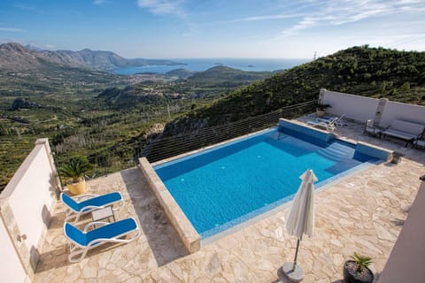 Natural landscape, Bird's eye view, Balcony/Terrace, Seating area, Mountain view, Pool view, Sea view, Swimming pool