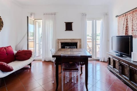 Communal lounge/ TV room, Living room, Seating area, Evening entertainment, flat iron