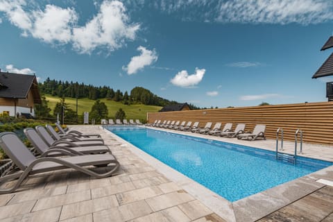 Swimming pool, Swimming pool