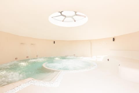 Hot Tub, Spa and wellness centre/facilities, Internal: Not applicable to any particular room