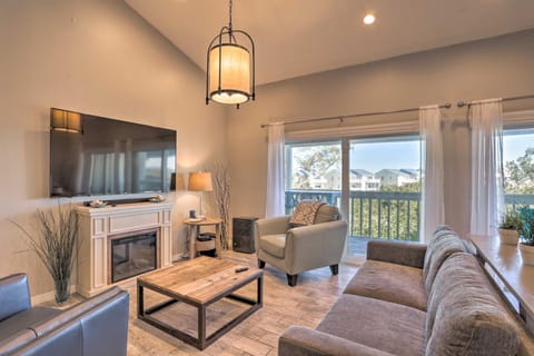 Heated Pool, Steps to Beach Indian Shores Condo! Apartment in Indian Shores