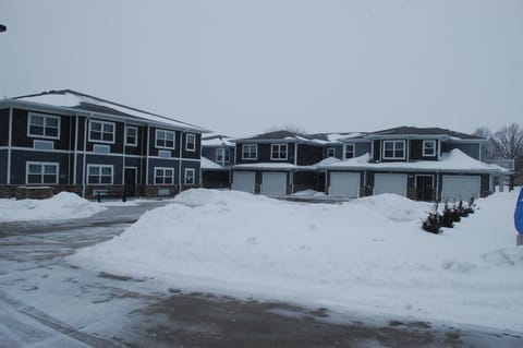 Spring Lake Suites Hotel in Mason City