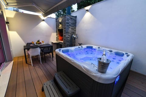 Hot Tub, Balcony/Terrace