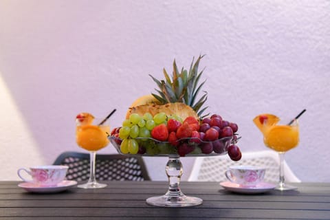 Food and drinks, Food, Drinks