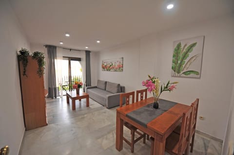 TV and multimedia, Living room, Dining area, Garden view, Sea view