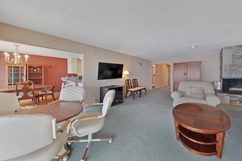 Bella Beach Beauty House in Lincoln Beach