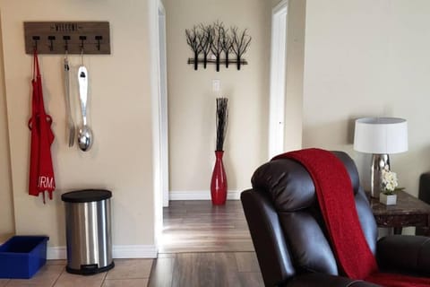 2-Bedroom Apartment Sweet #2 by Amazing Property Rentals Apartment in Gatineau
