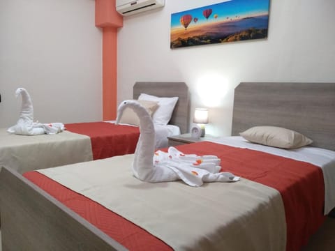 Bed, Photo of the whole room, Bedroom, air conditioner