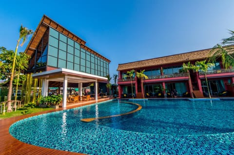 Property building, Swimming pool