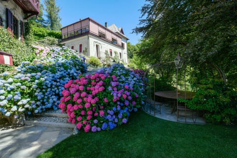Property building, Spring, Garden, Garden view
