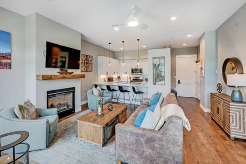 Kitchen or kitchenette, Kitchen or kitchenette, Living room, Living room