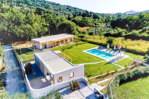 Restaurant/places to eat, Swimming pool