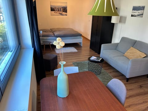 Photo of the whole room, Seating area