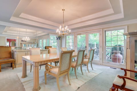 3 Mi to Roswell Riverwalk Spacious Getaway! House in Roswell