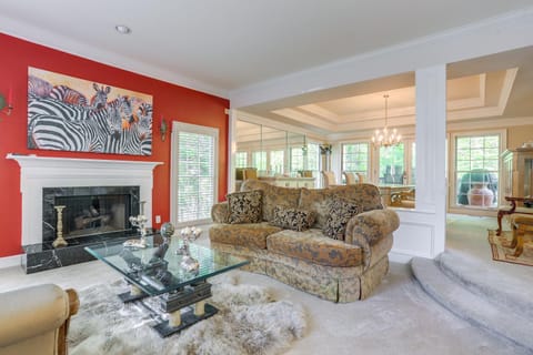 3 Mi to Roswell Riverwalk Spacious Getaway! House in Roswell