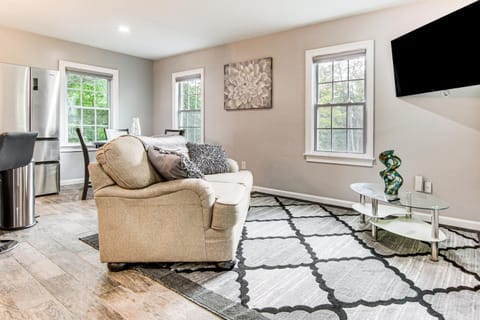 4 Mi to Main Street Petite Weaverville Escape! House in Buncombe County