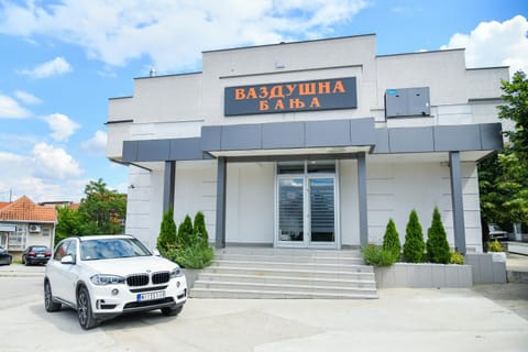 Property building, Street view, Location, Parking