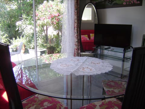TV and multimedia, Balcony/Terrace, Seating area