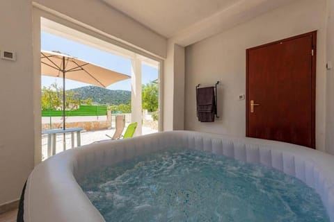 Holiday Home Vala House in Šibenik-Knin County, Croatia