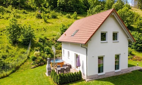 Property building, Hot Tub