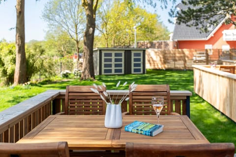 Garden, Dining area, Garden view