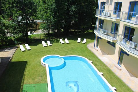 Swimming pool, Swimming pool