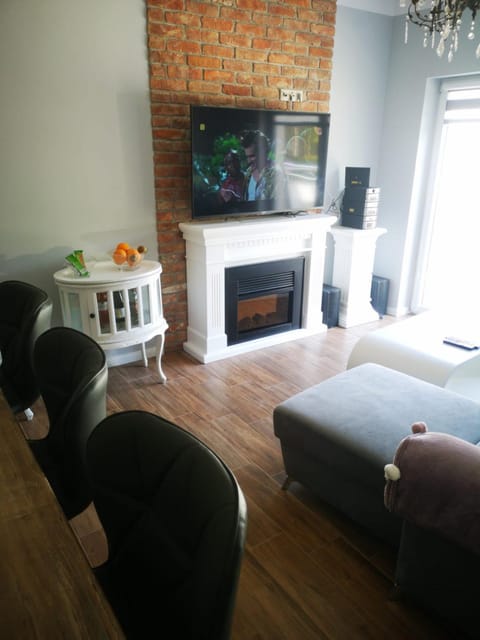 Romantyczny Apartament HAPPY 16 BASEN & KORT TENISOWY, OCHRONA 24 h - dla maksymalnie 6 osób Apartment in West Pomeranian Voivodeship, Poland