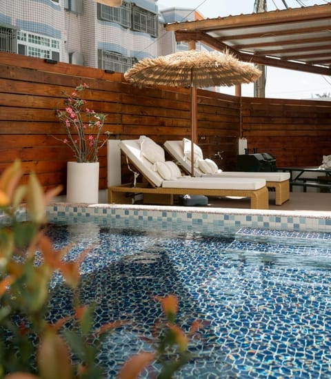 Property building, Swimming pool