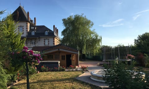 Property building, Garden