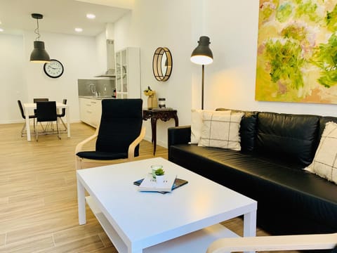 Kitchen or kitchenette, Living room