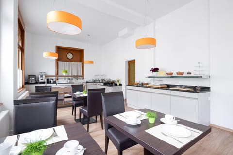 Dining area, Food, Buffet breakfast