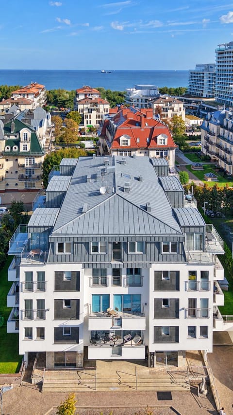 Property building, Bird's eye view, Beach